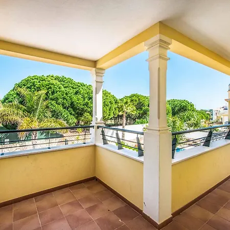 Luana * Olhos de Agua (Albufeira)