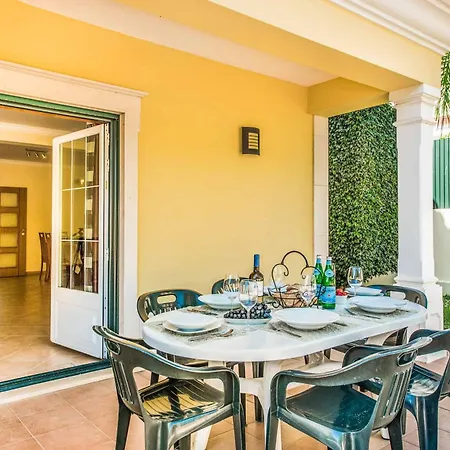 Luana Ольюш-ди-Агуа (Албуфейра)