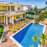 Vila Luana